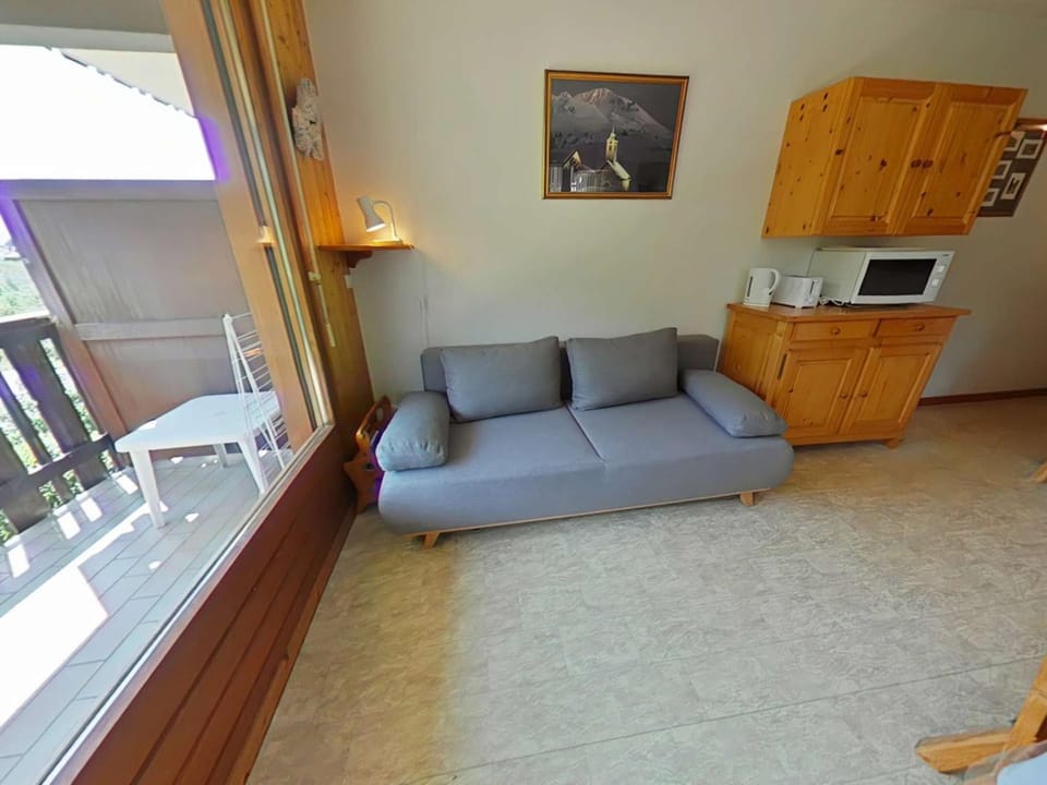Appartement 2 Pièces Cabine avec Balcon Sud - Proche Pistes et Commerces - FR-1-241-188 Cabin in Le Grand-Bornand