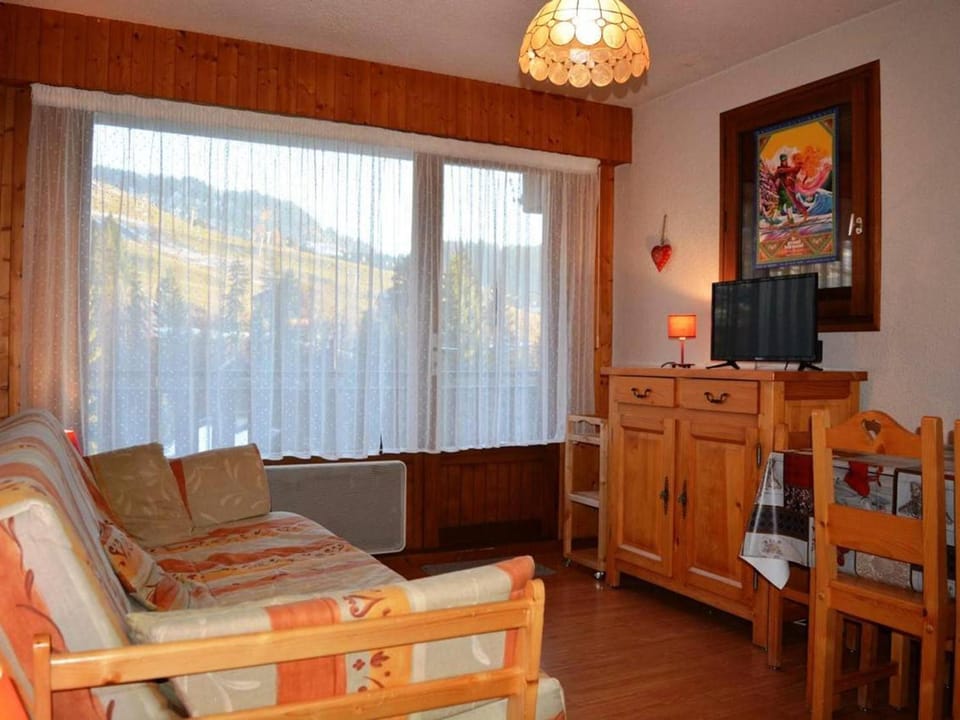 Studio ensoleillé 4 pers. avec balcon et parking, 200m des pistes, au cœur du Chinaillon - FR-1-241-107 Apartment in Le Grand-Bornand