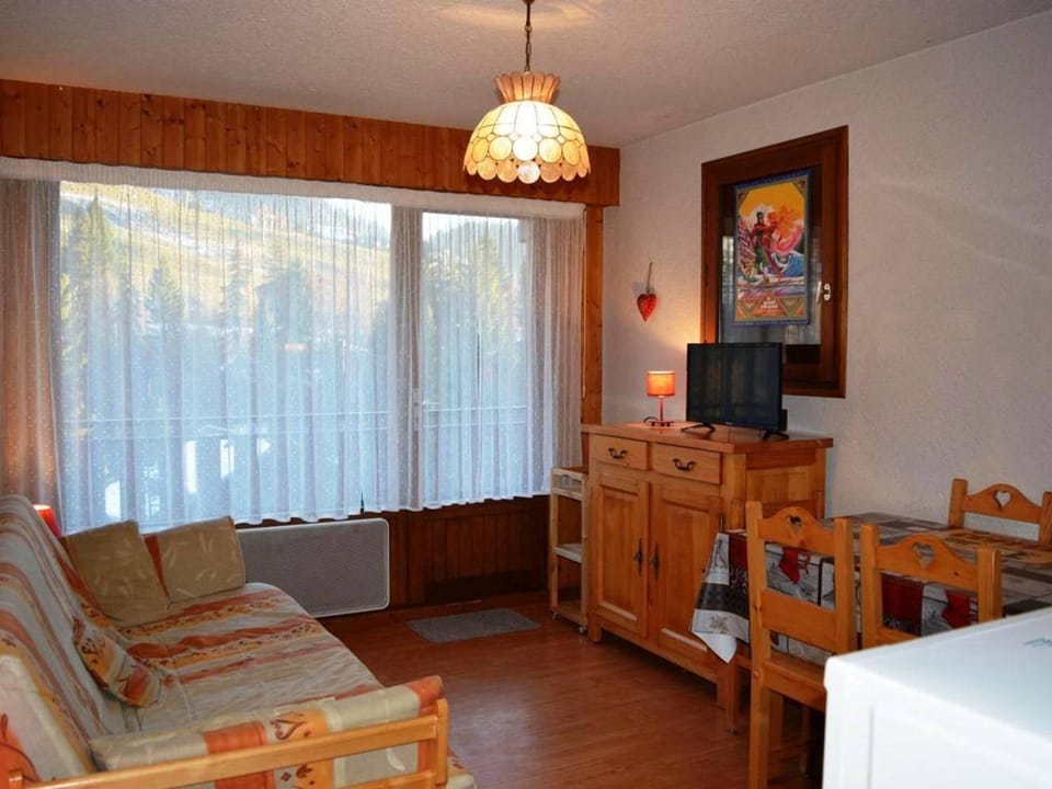 Studio ensoleillé 4 pers. avec balcon et parking, 200m des pistes, au cœur du Chinaillon - FR-1-241-107 Apartment in Le Grand-Bornand