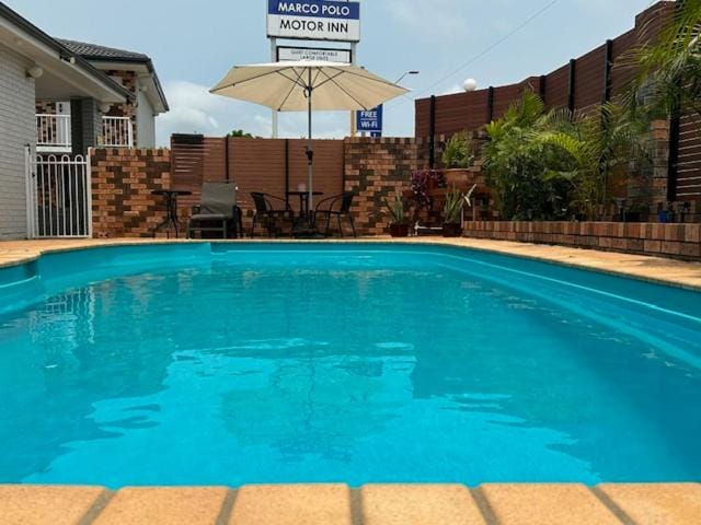 Swimming pool