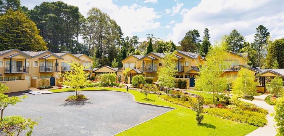 Property building, Garden, Garden view