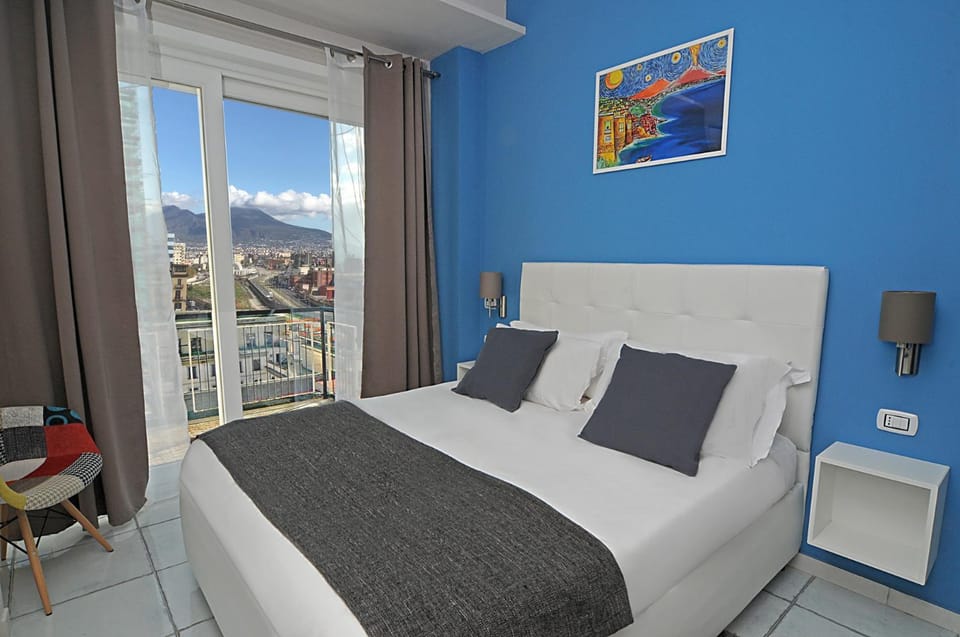 Bed, Day, Winter, View (from property/room), View (from property/room), Balcony/Terrace, Balcony/Terrace, Photo of the whole room, Decorative detail, Bedroom, On site, City view, City view, Landmark view, Landmark view, Mountain view, Mountain view, Sea view, Sea view, Street view, Street view