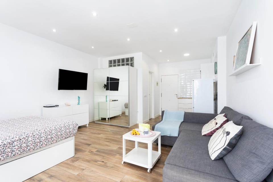 Communal lounge/ TV room, Living room, Seating area