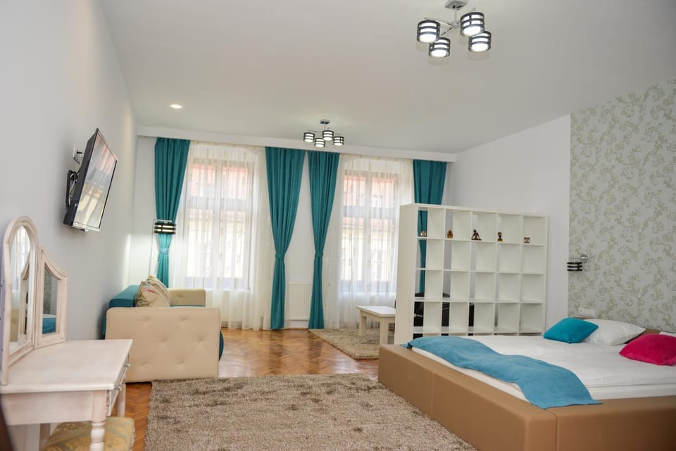 Communal lounge/ TV room, TV and multimedia, Photo of the whole room, Seating area