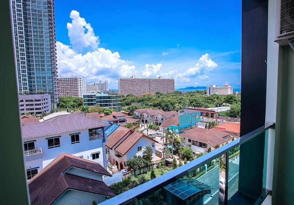 City view, Sea view