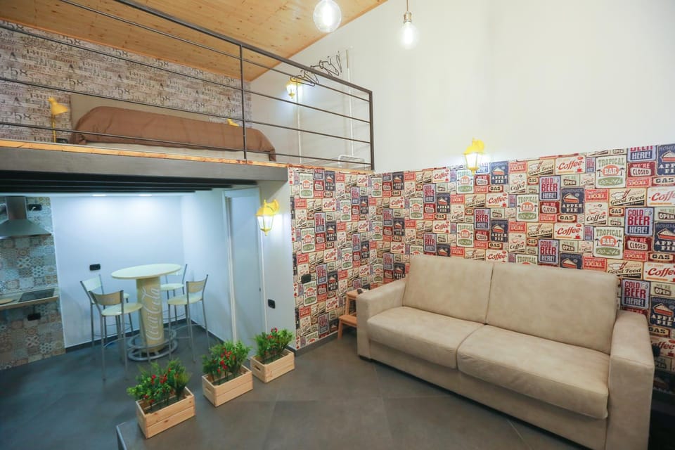 Living room, Photo of the whole room, Seating area, Dining area