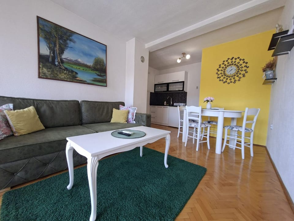 Kitchen or kitchenette, Living room, Seating area
