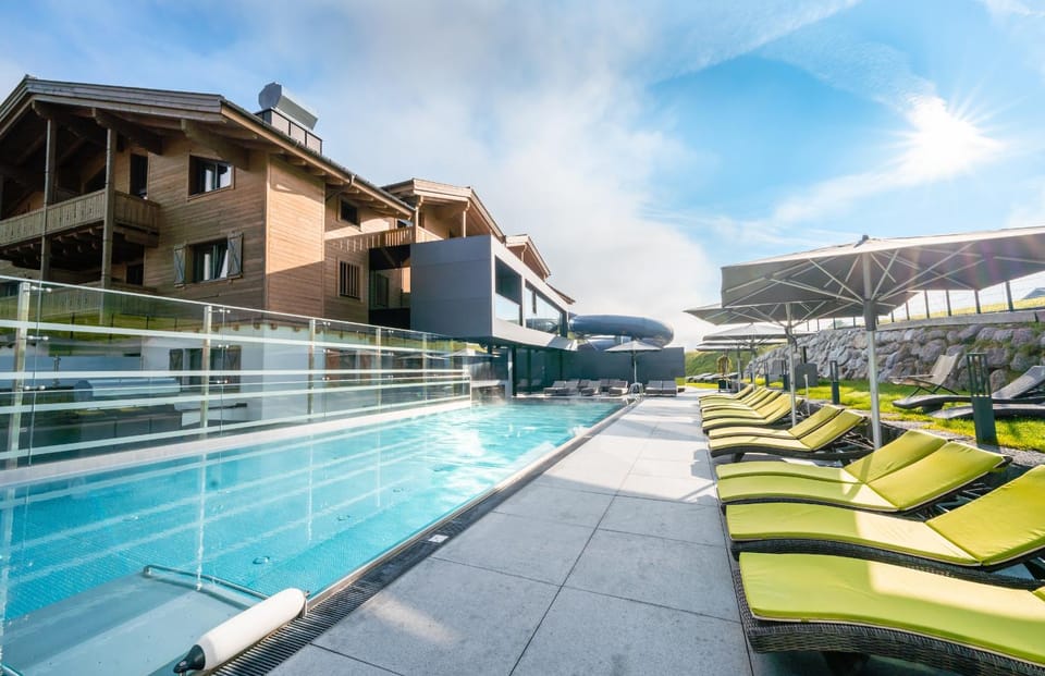 Pool view, Swimming pool, Swimming pool, Family, sunbed