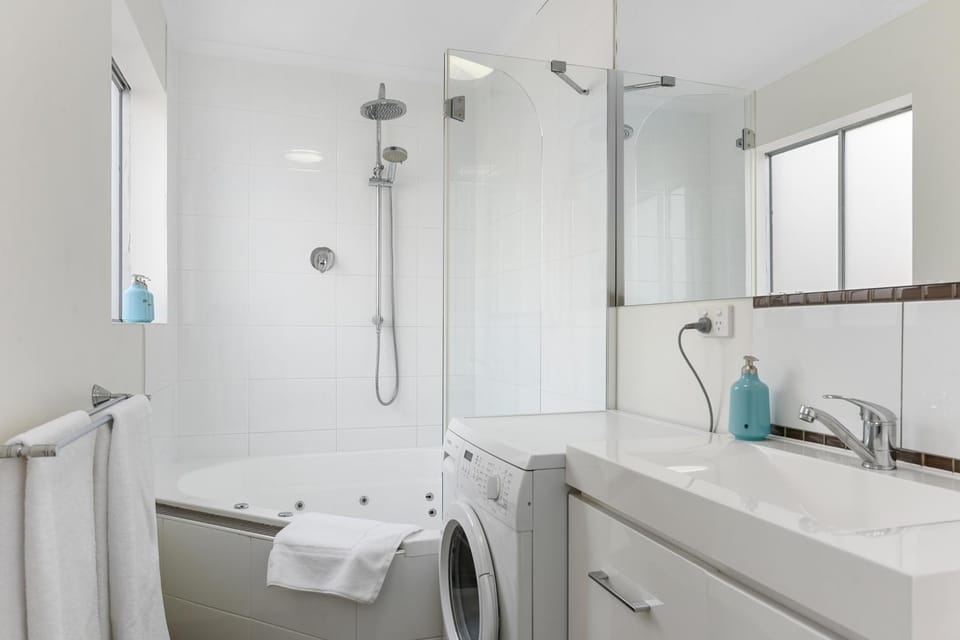Bathroom, Bath