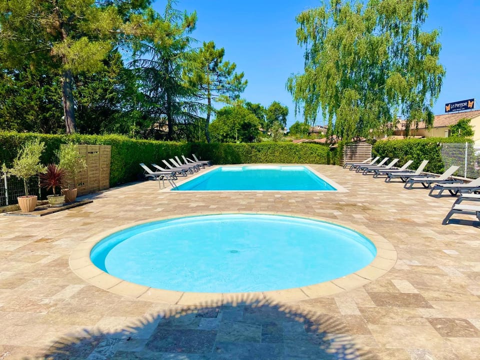 Swimming pool, Swimming pool