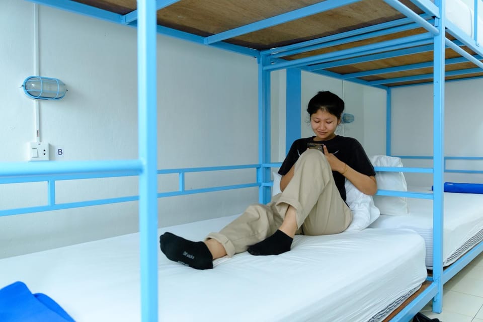 Bed, bunk bed