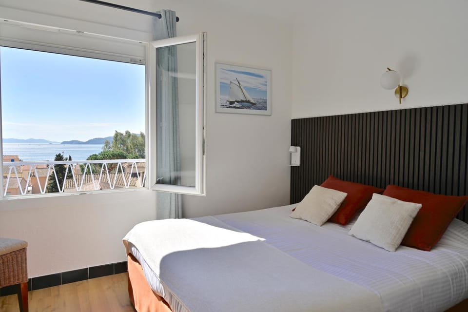 Bed, Sea view, Sea view