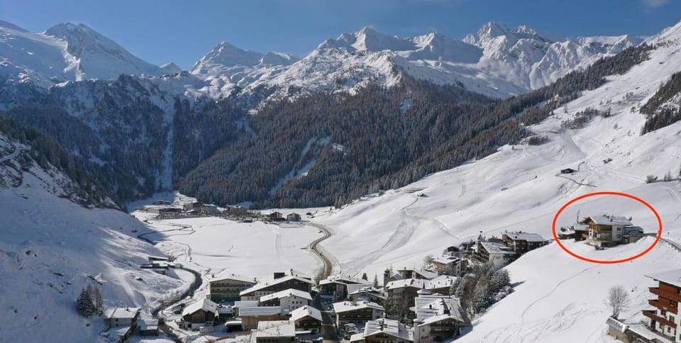Bird's eye view, Area and facilities