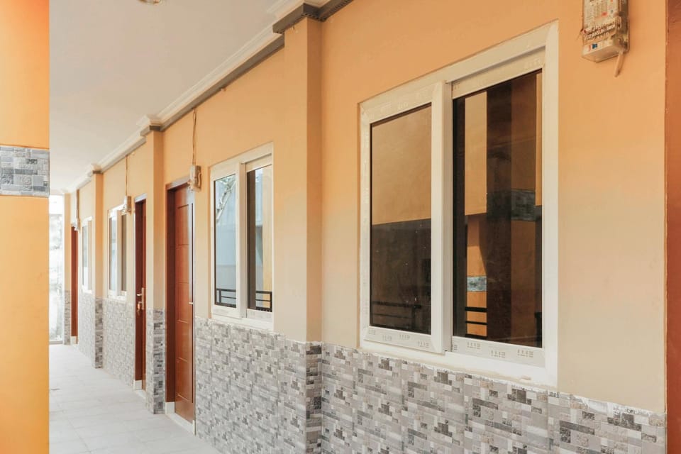 Property building, Breakfast