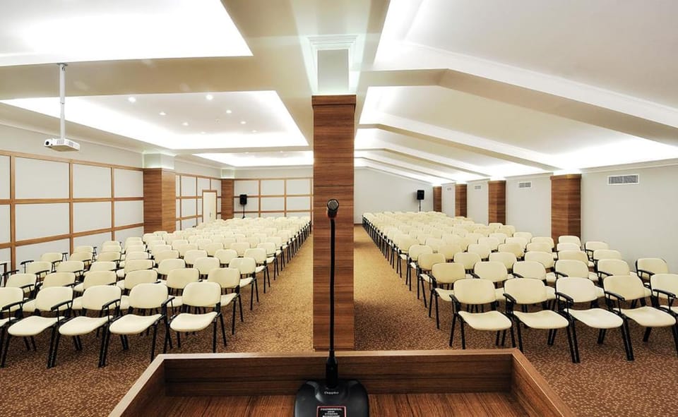 Meeting/conference room