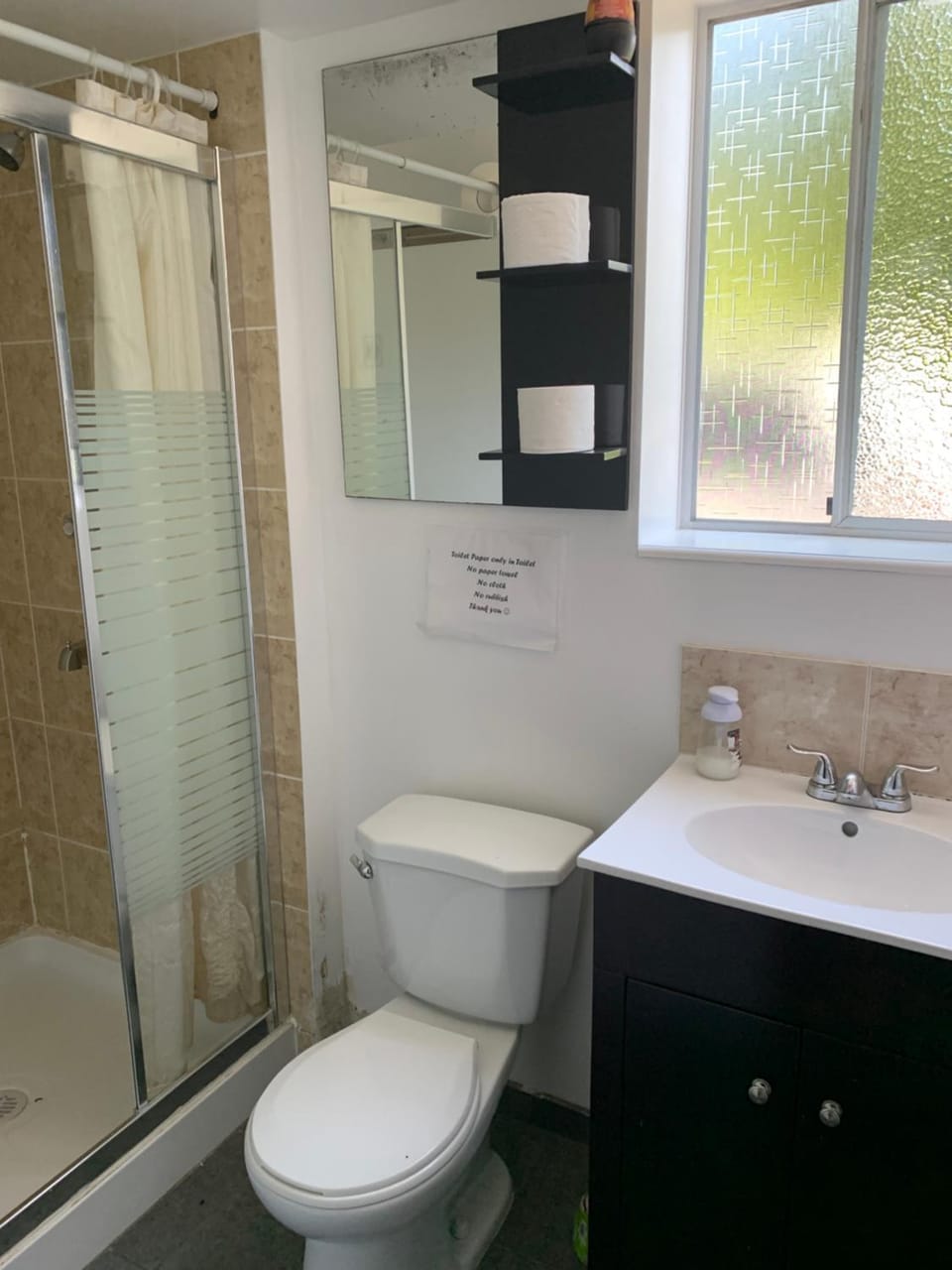 Vancouver Backpacker House - 10 min walk to Metrotown skytrain station Hostel in Burnaby