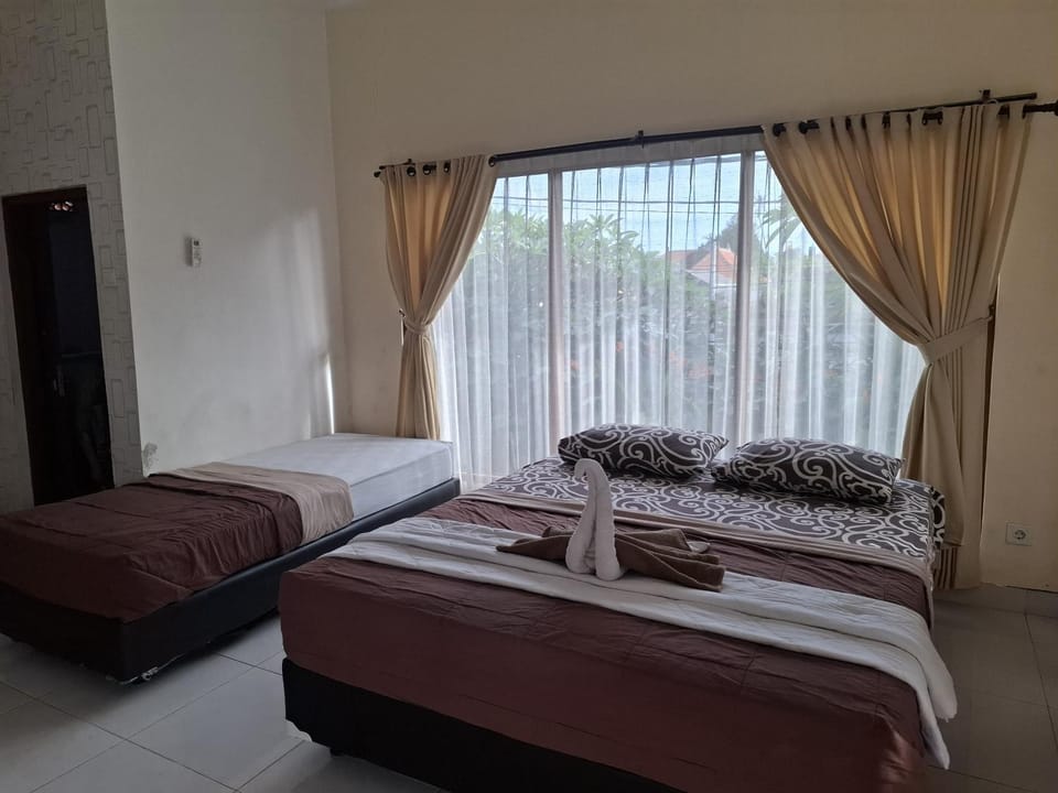 SunwuKong Guest House Bed and Breakfast in Sukawati