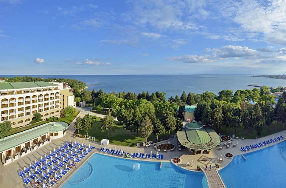 Nearby landmark, Day, Natural landscape, Bird's eye view, Summer, Garden, Beach, Beach, Pool view, Sea view, Area and facilities, Area and facilities, Swimming pool, Certificate/Award, sunbed, VIP
