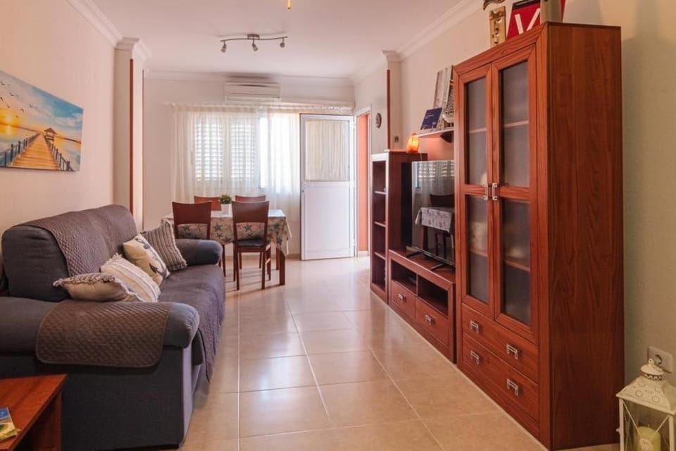 Communal lounge/ TV room, TV and multimedia, Living room, Seating area