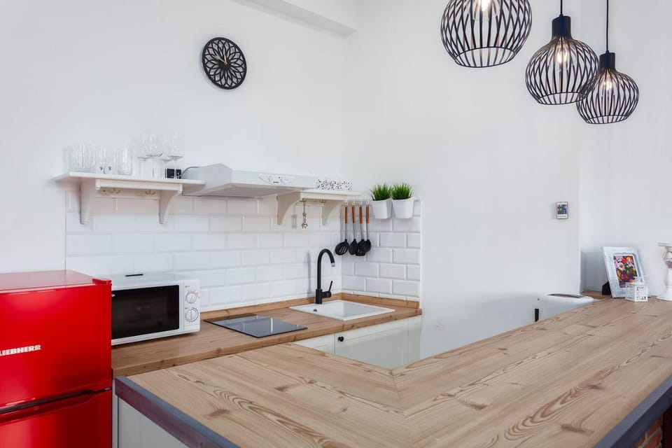 Kitchen or kitchenette, Food and drinks, Photo of the whole room, Decorative detail, Dining area