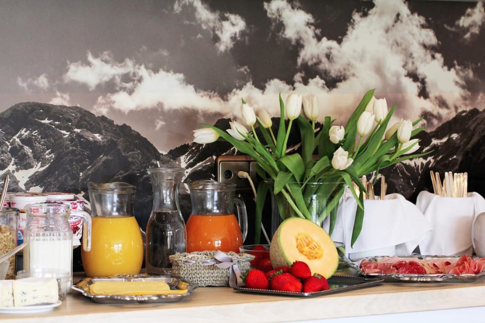 Breakfast, Buffet breakfast