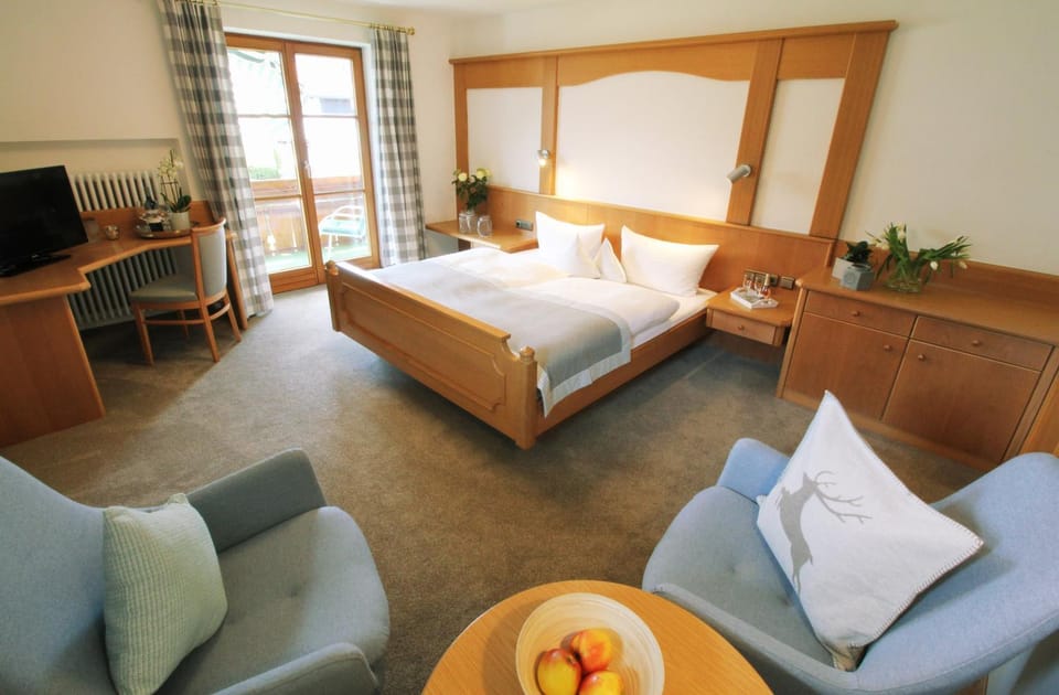 Spring, Photo of the whole room