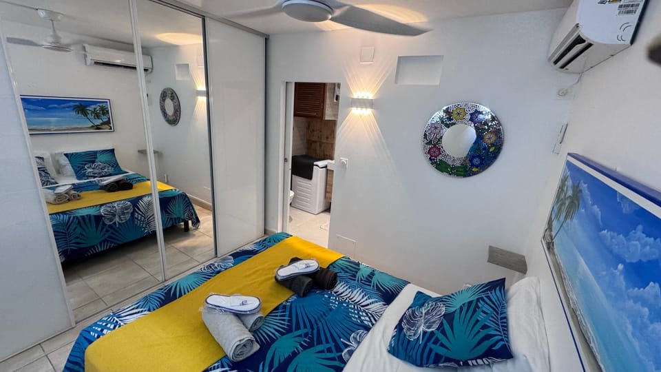 Brin d'ile Anse des Rochers vue mer à 50 m de la plage et piscine Apartment in Grande-Terre, Guadeloupe