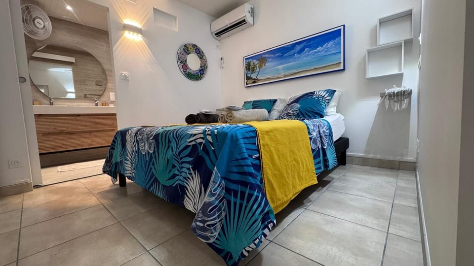 Brin d'ile Anse des Rochers vue mer à 50 m de la plage et piscine Apartment in Grande-Terre, Guadeloupe