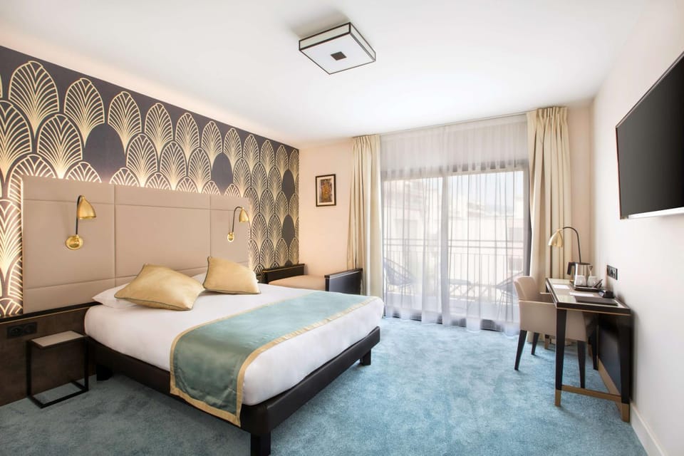 Photo of the whole room, On site