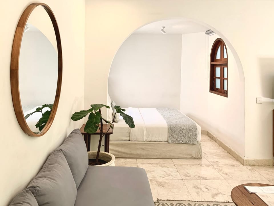Bed, Seating area, Bedroom