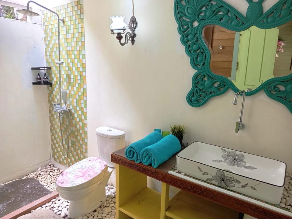 Bleu Verde, The Self Healing Hotel & Retreat Hotel in Pemenang