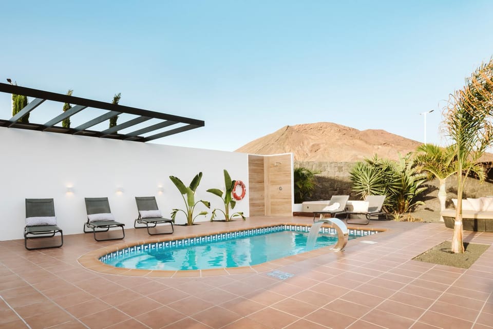 Day, Mountain view, Swimming pool, sunbed