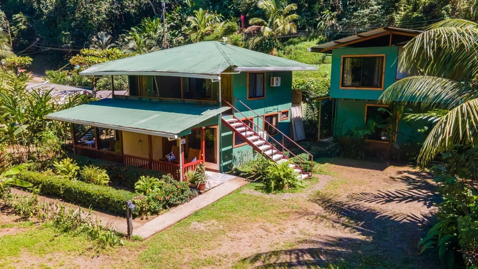 Casa el Tortugo Bed and Breakfast in Bahia Drake