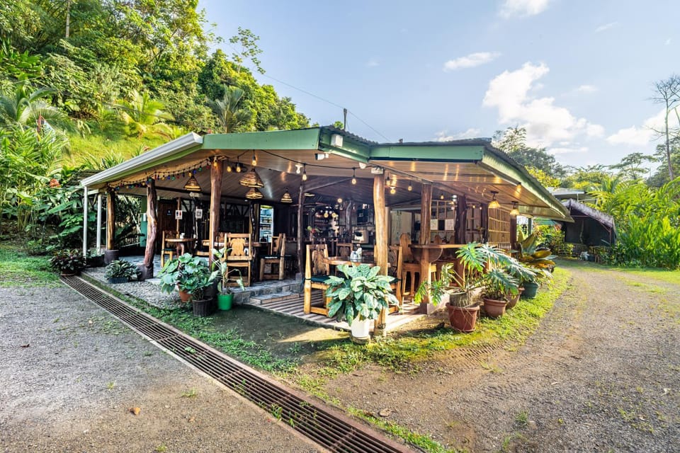 Casa el Tortugo Bed and Breakfast in Bahia Drake