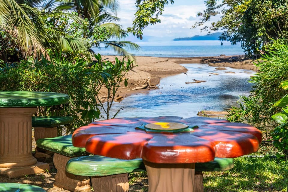 Casa el Tortugo Bed and Breakfast in Bahia Drake