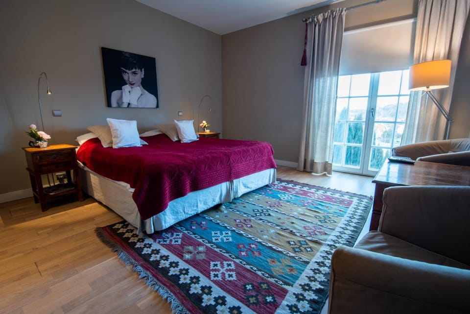 Bed, View (from property/room), Photo of the whole room, Bedroom