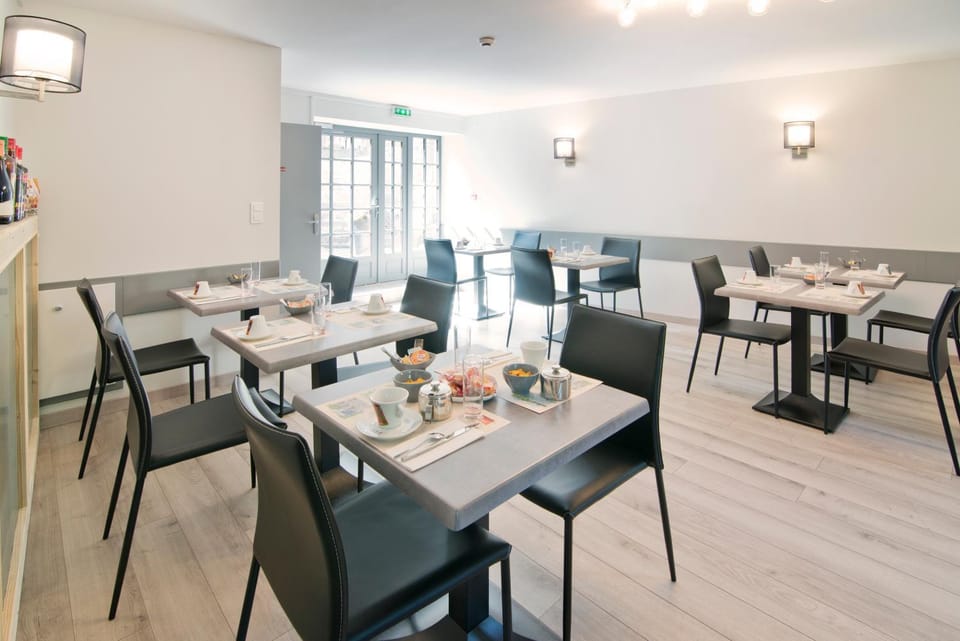 Auberge Le Cantou - Hôtel Roche Hotel in Auvergne-Rhône-Alpes