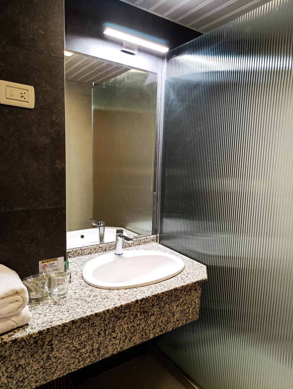 Shower, Bathroom, towels