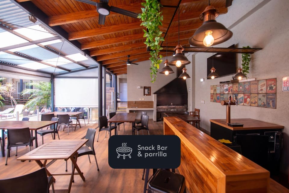 Restaurant/places to eat, Dining area