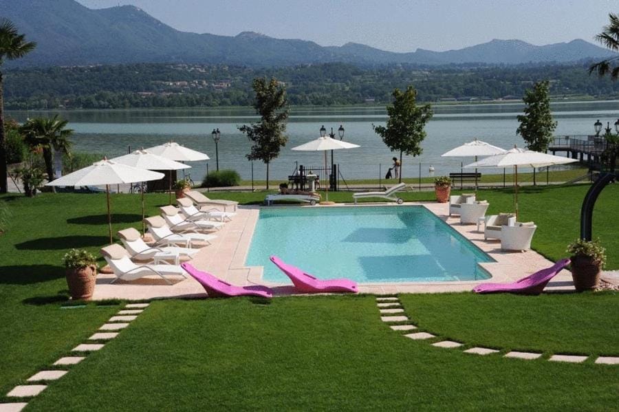 Day, Garden, Swimming pool, Swimming pool