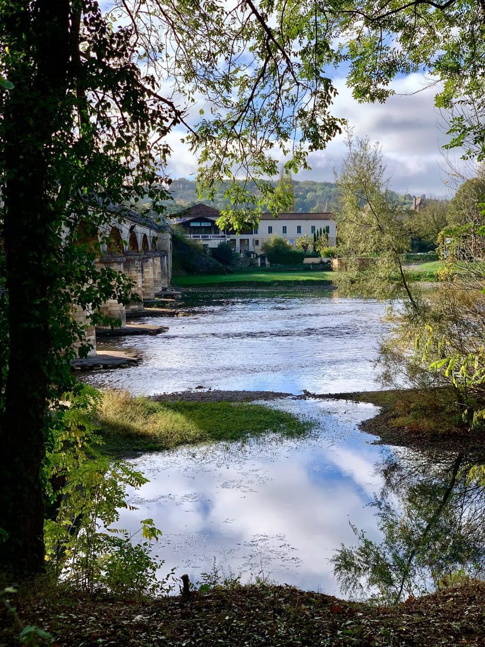 Property building, Nearby landmark, Natural landscape, View (from property/room), Landmark view, River view