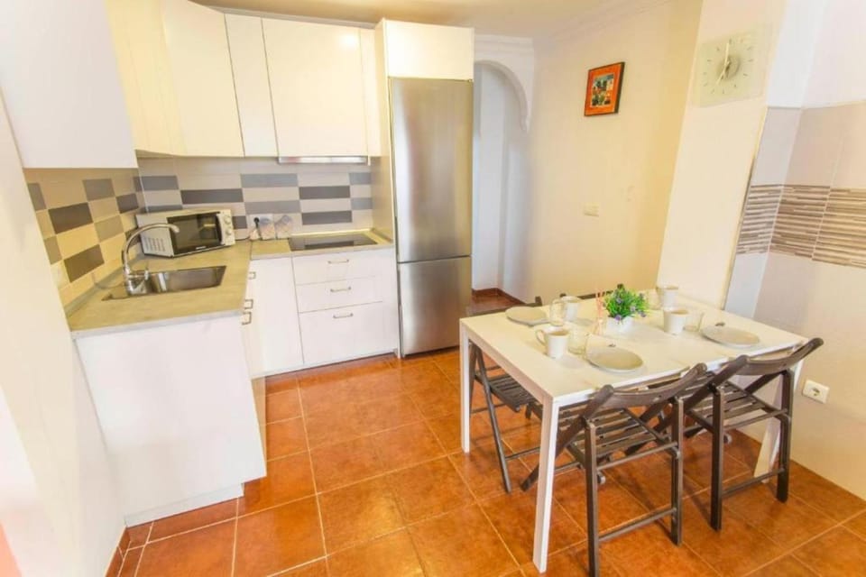 Dining area, kitchen