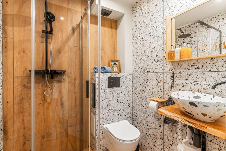 Shower, Toilet, Bathroom