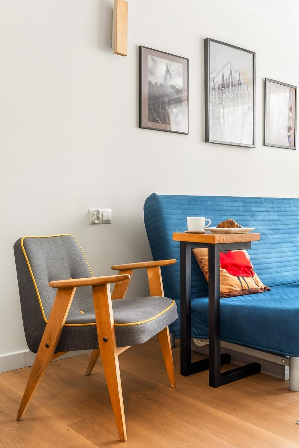 Living room, Seating area