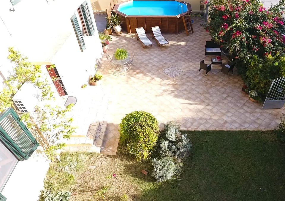 Garden, Swimming pool, Swimming pool