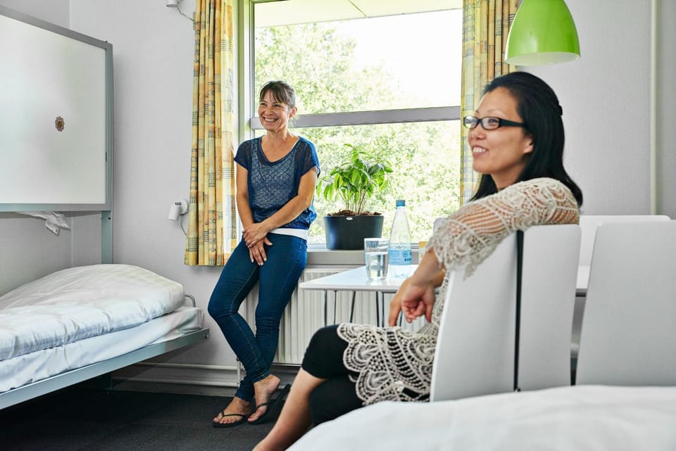 Bed, Seating area, Bedroom