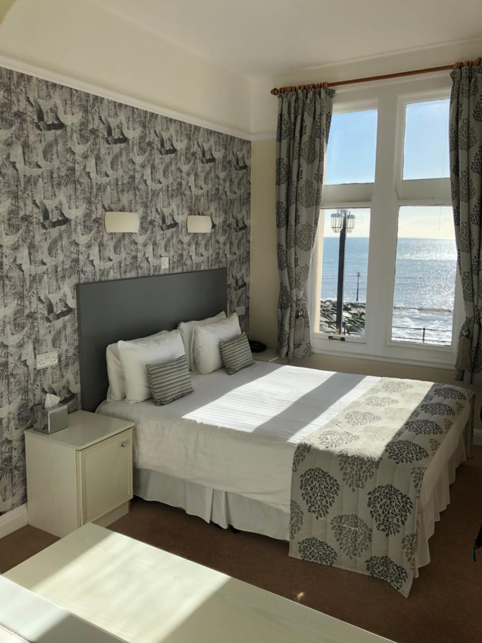 Bed, Bedroom, Sea view