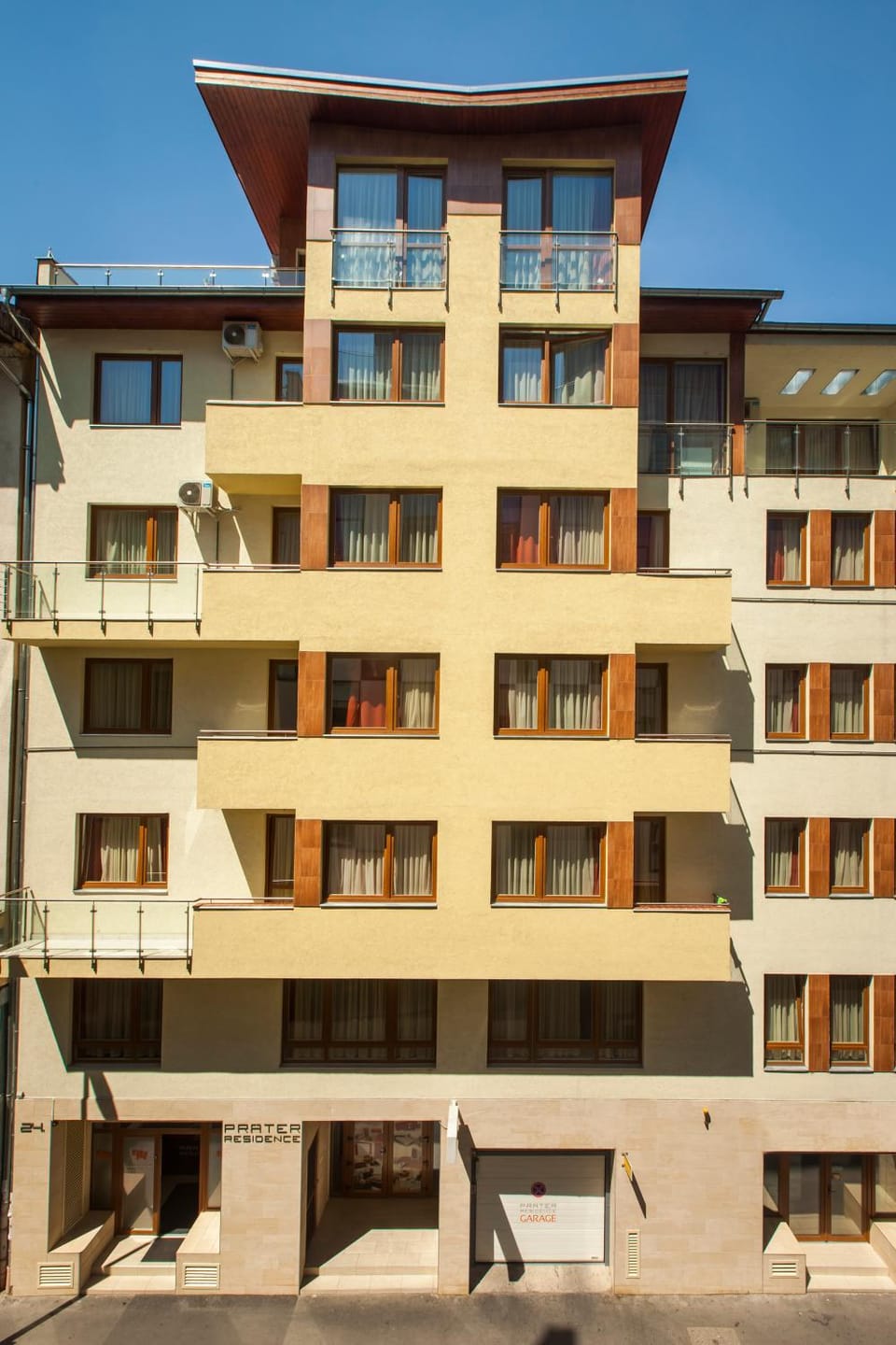 Facade/entrance