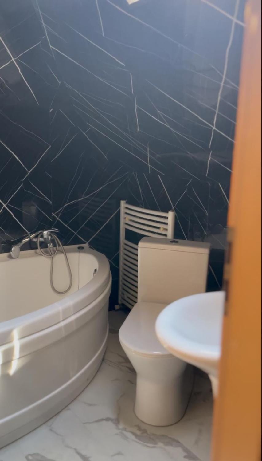 Toilet, Bathroom, Bath