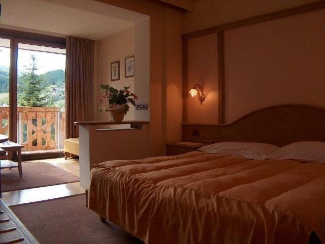 Bed, Balcony/Terrace, Bedroom